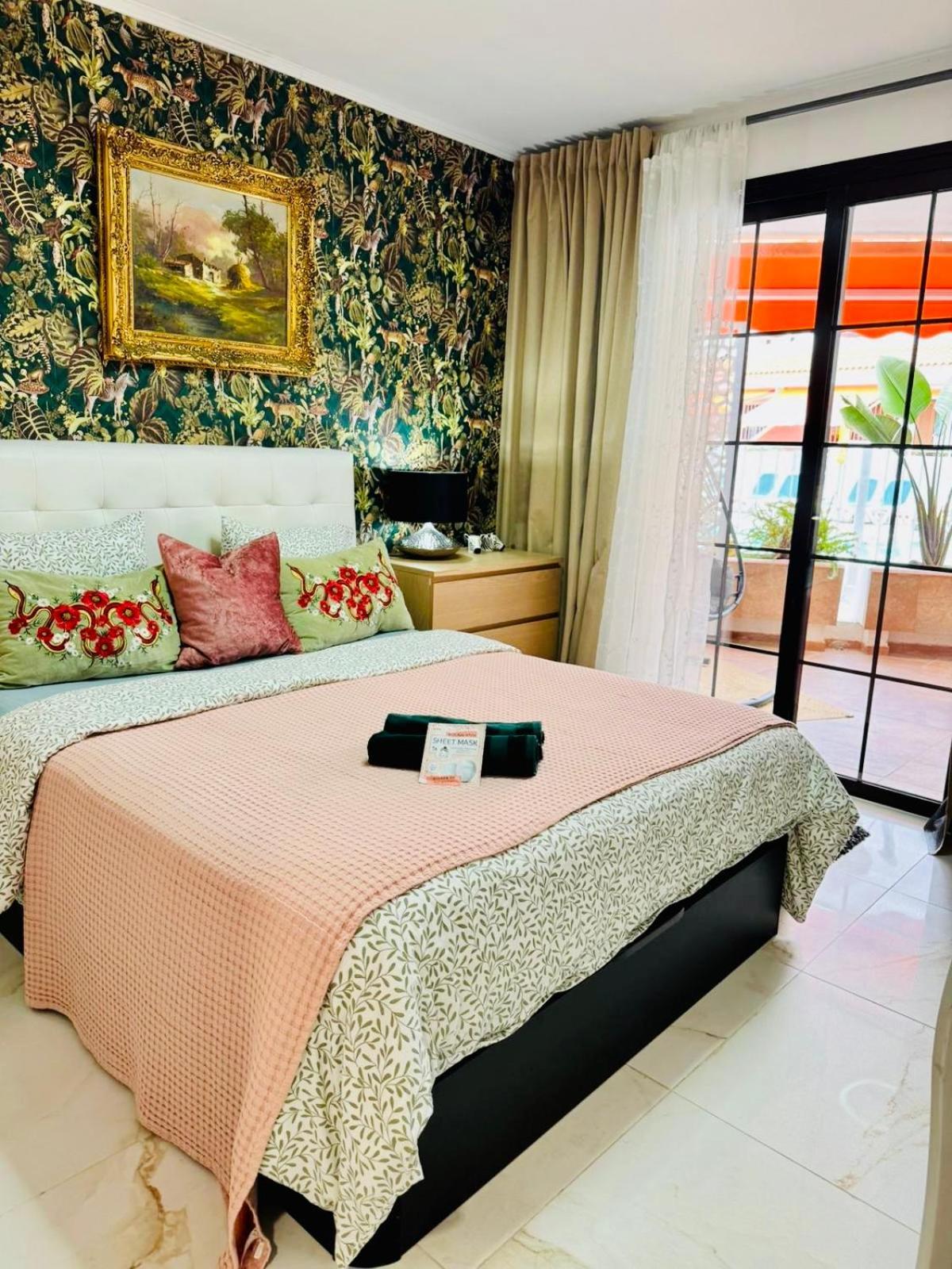 Apartment With Terrace And Pool, Los Cristianos ลอส กริสเตียนอส ภายนอก รูปภาพ