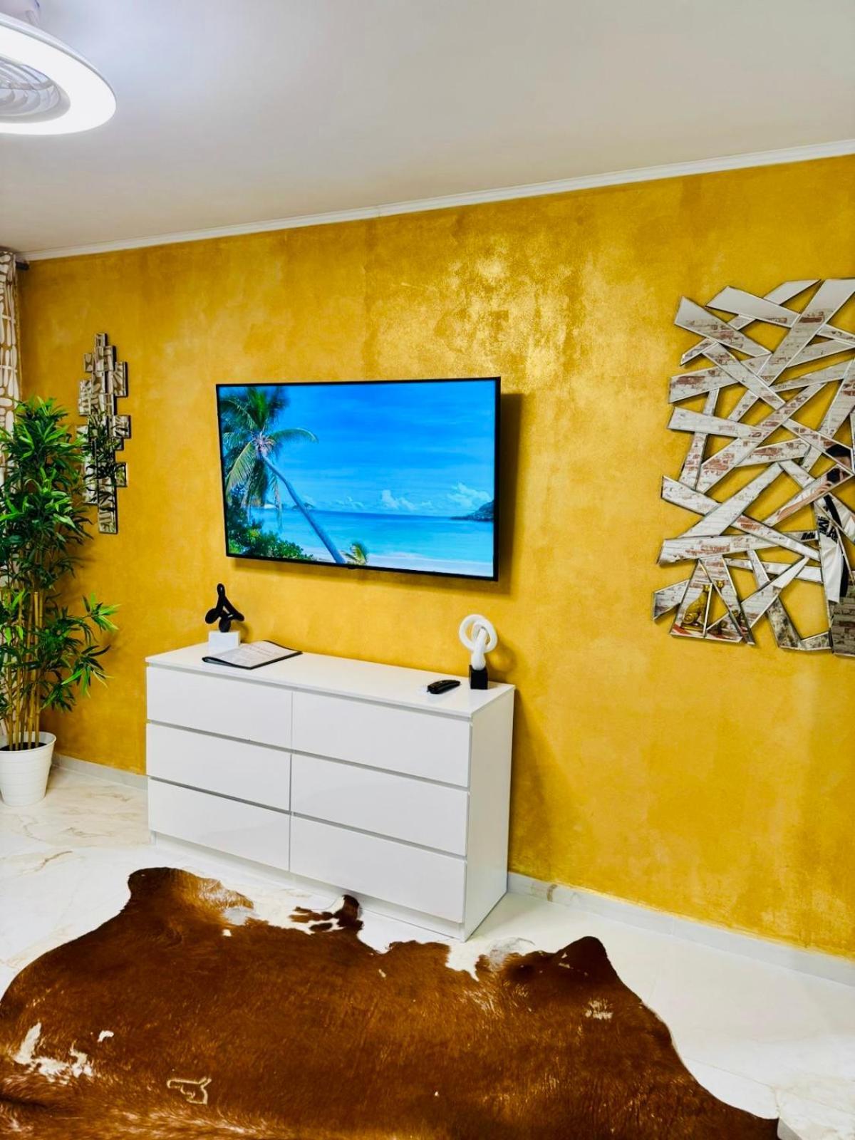 Apartment With Terrace And Pool, Los Cristianos ลอส กริสเตียนอส ภายนอก รูปภาพ