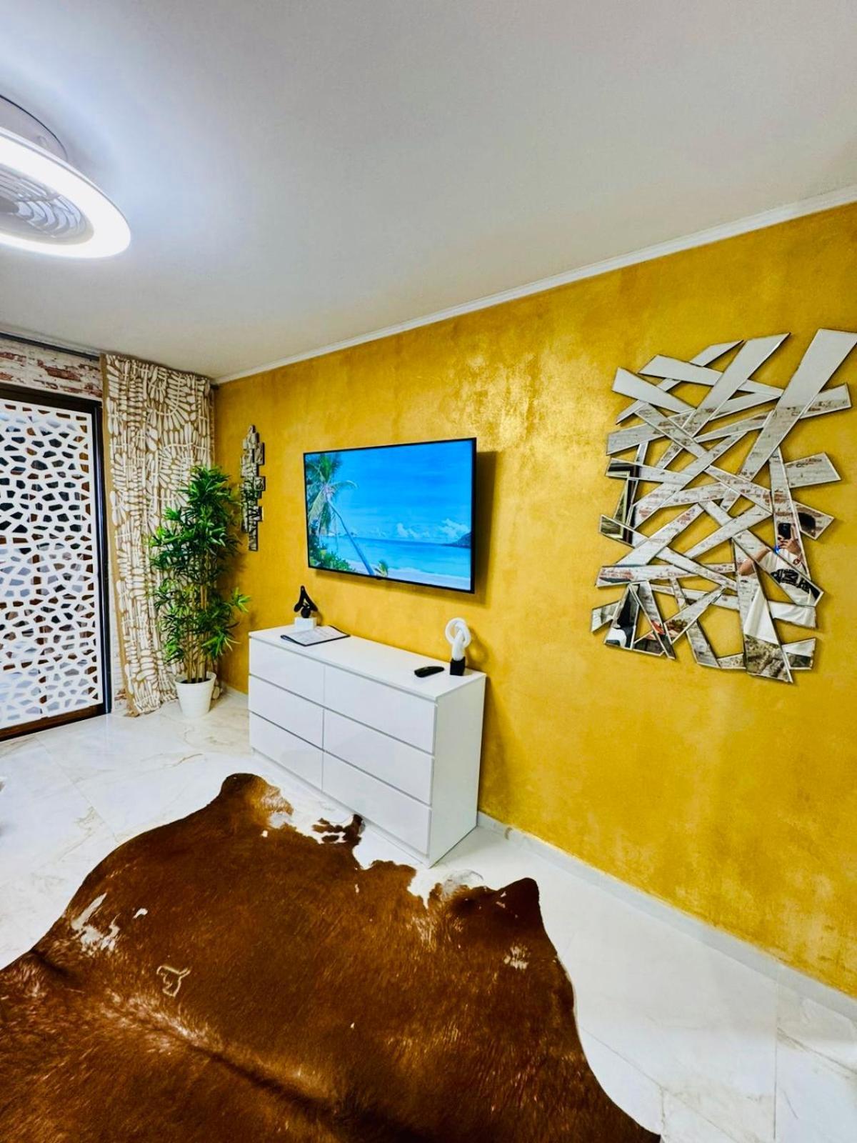 Apartment With Terrace And Pool, Los Cristianos ลอส กริสเตียนอส ภายนอก รูปภาพ